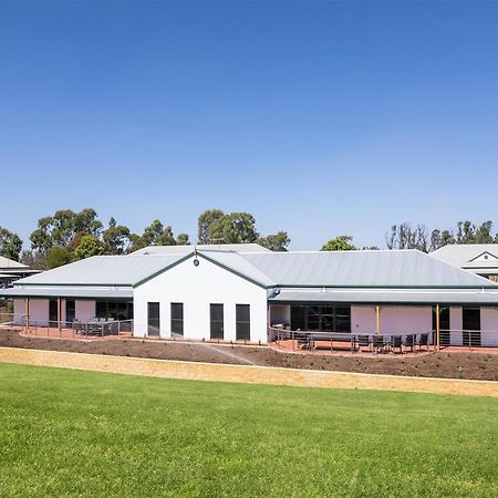 Yarrawonga Mulwala Golf Club Hotel Eksteriør billede The new hospital at Wagga Wagga