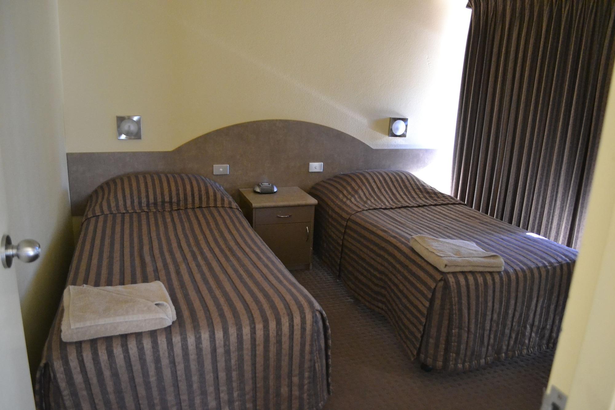 Yarrawonga Mulwala Golf Club Hotel Eksteriør billede A typical motel room
