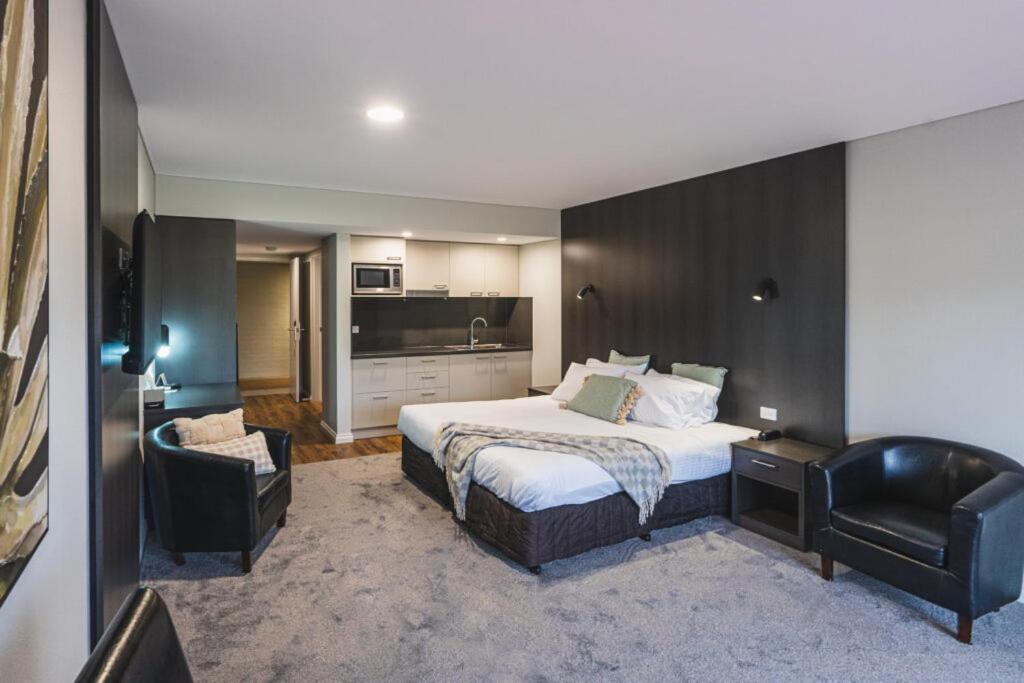 Yarrawonga Mulwala Golf Club Hotel Eksteriør billede A typical studio apartment