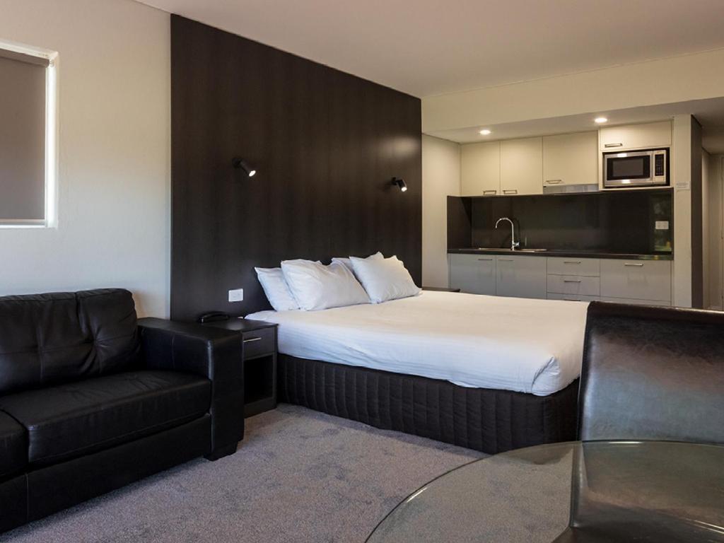 Yarrawonga Mulwala Golf Club Hotel Eksteriør billede Studio apartment