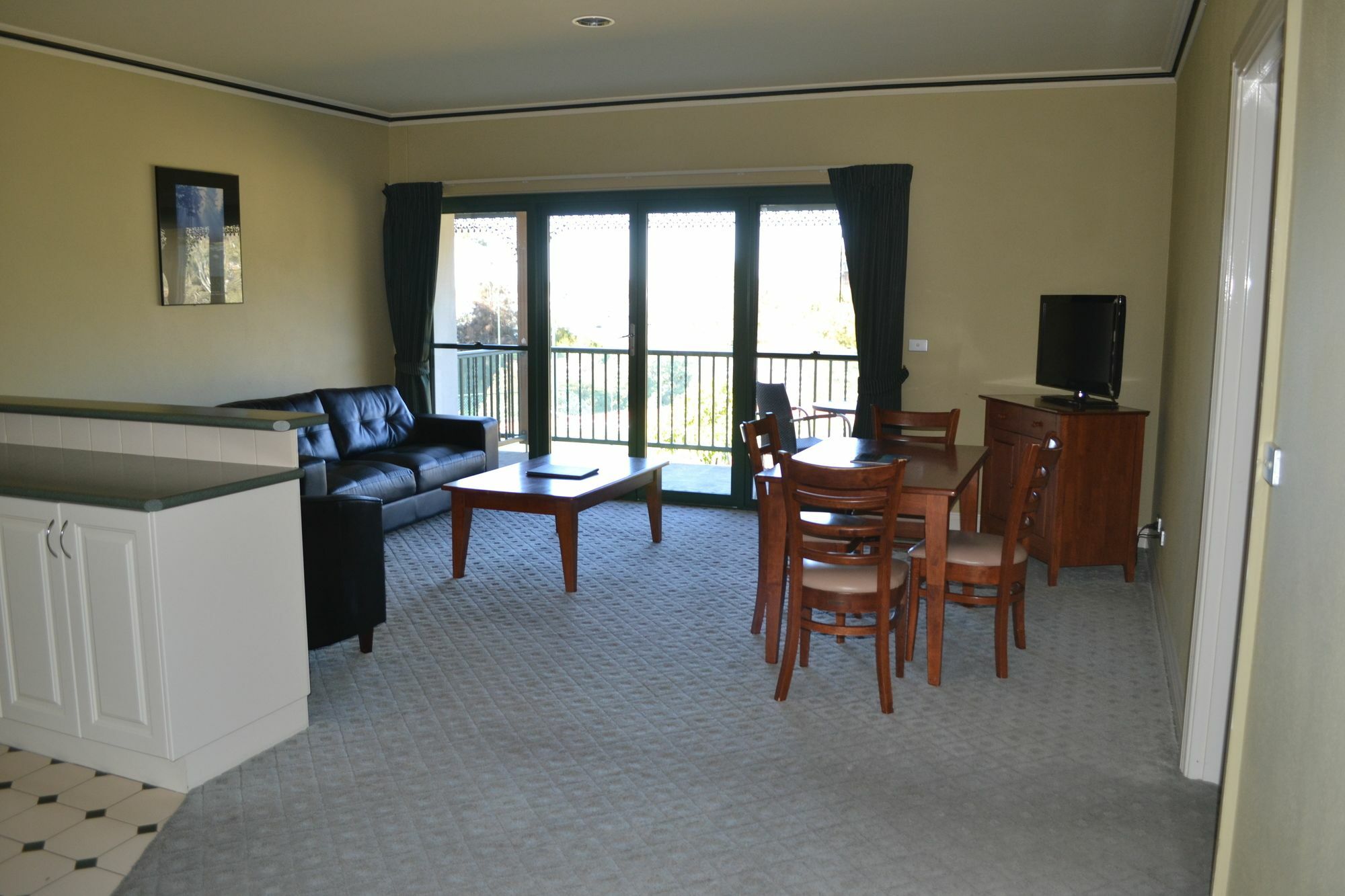 Yarrawonga Mulwala Golf Club Hotel Eksteriør billede A typical apartment at the hotel